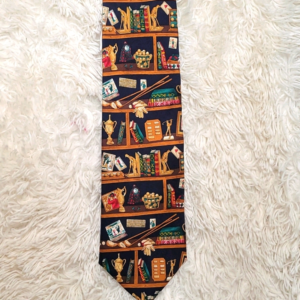 Past Times golf themed tie